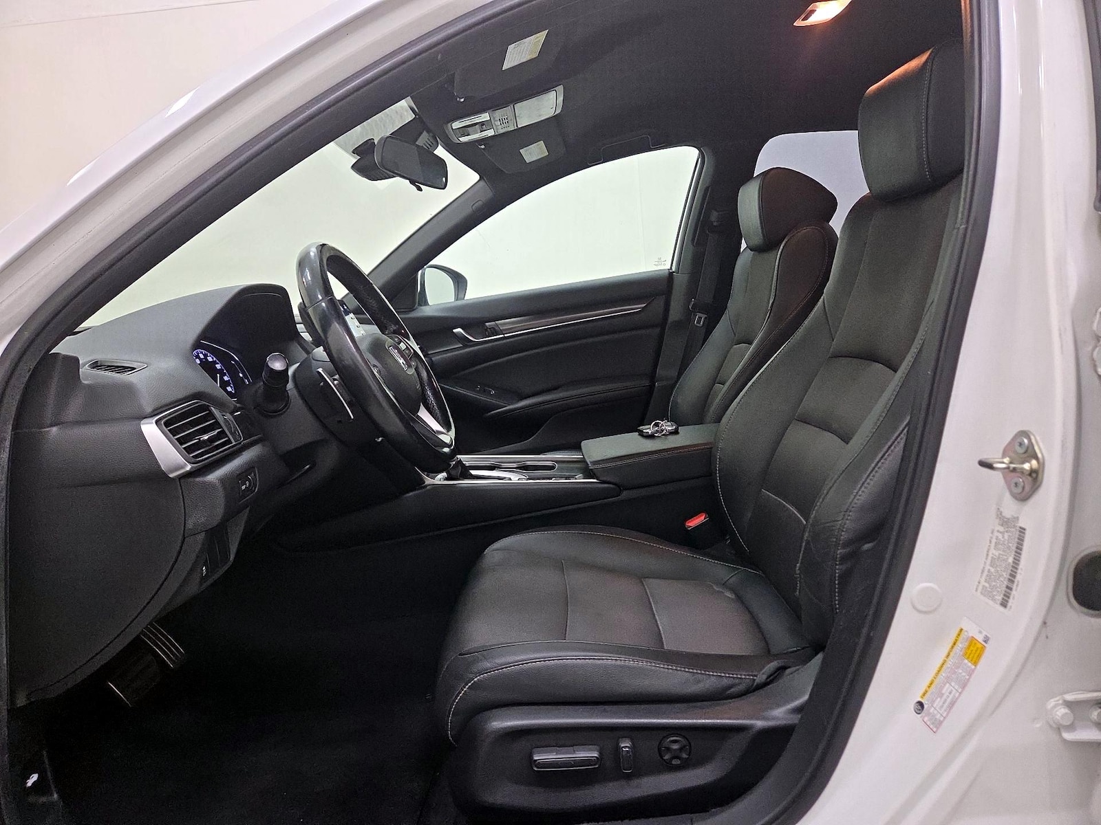 Power Seat(s) & Side Airbags
