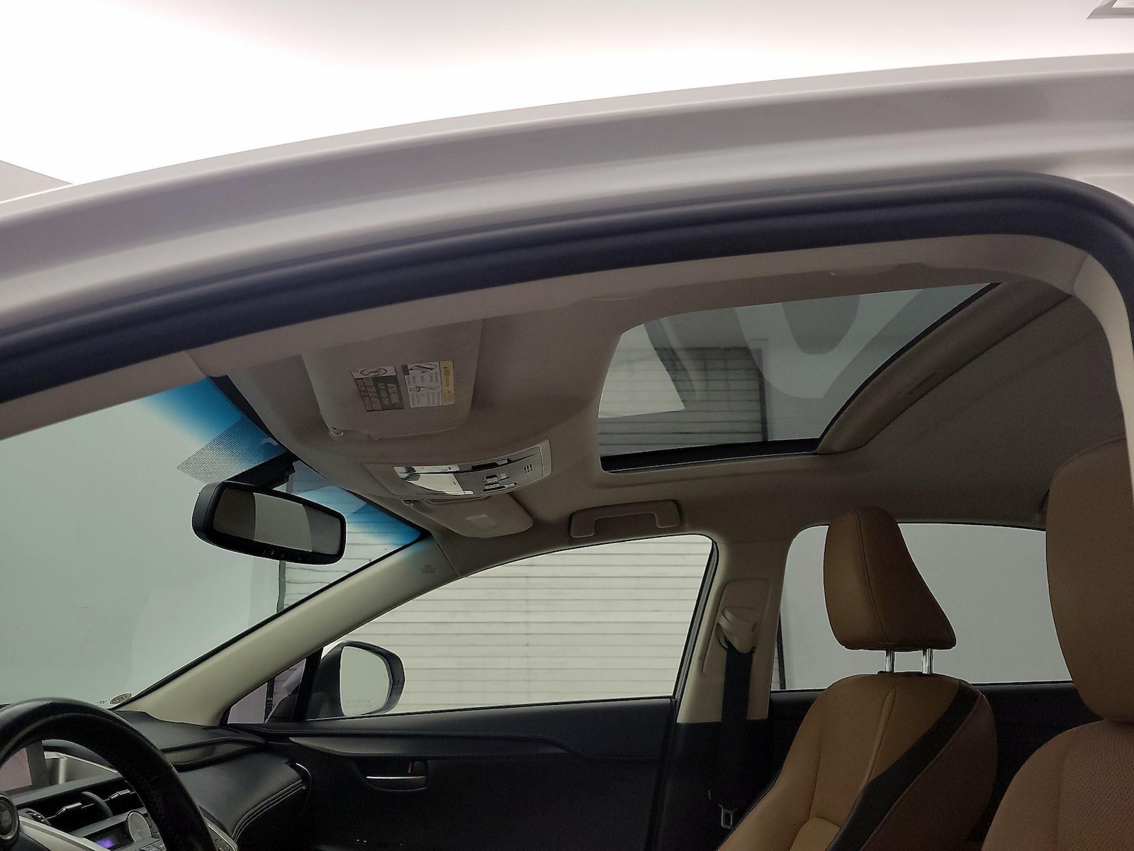 Sunroof(s) & Overhead Airbags