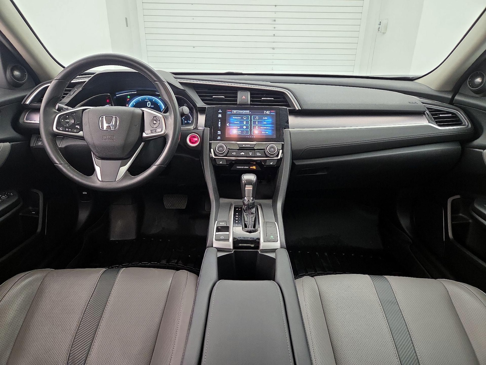 Apple CarPlay® & Android Auto™