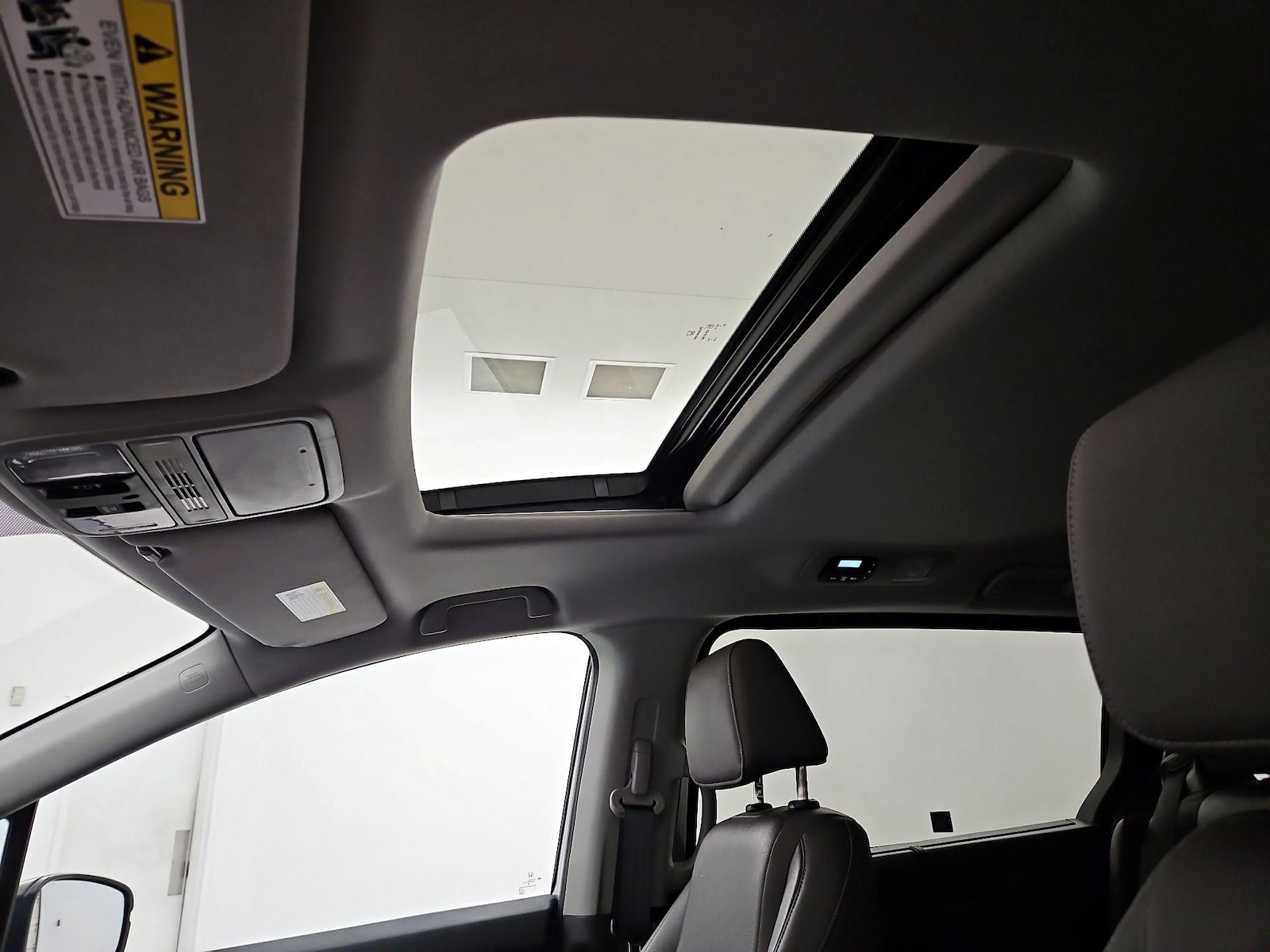 Sunroof(s) & Overhead Airbags