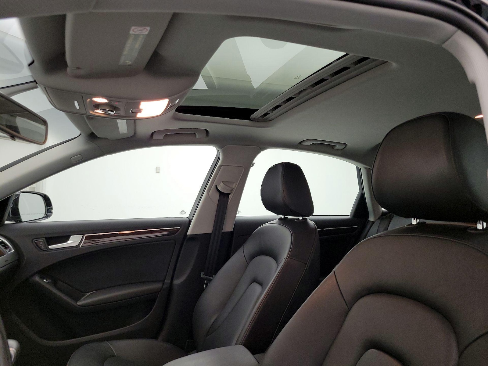 Sunroof(s) & Overhead Airbags