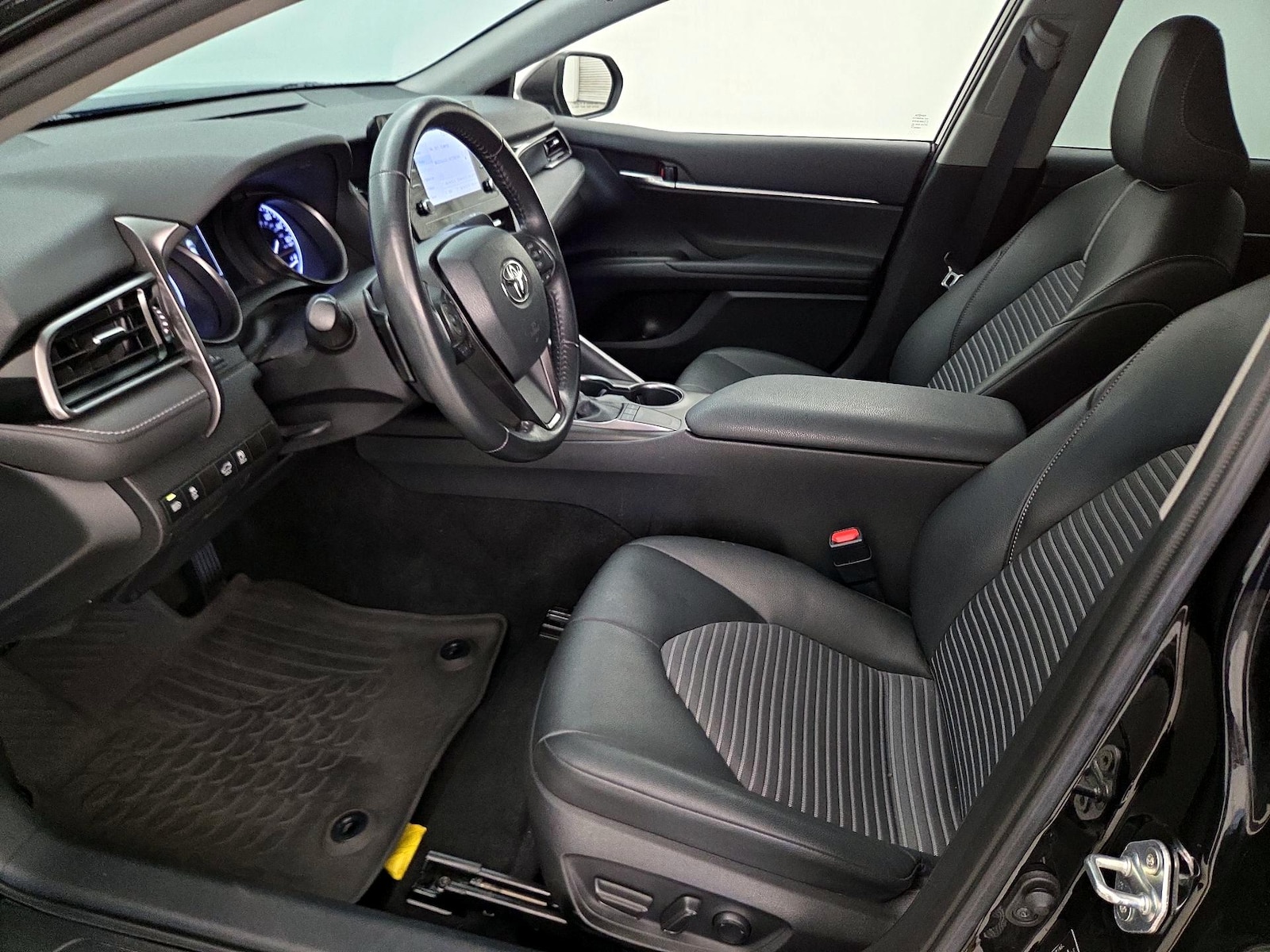 Power Seat(s) & Side Airbags