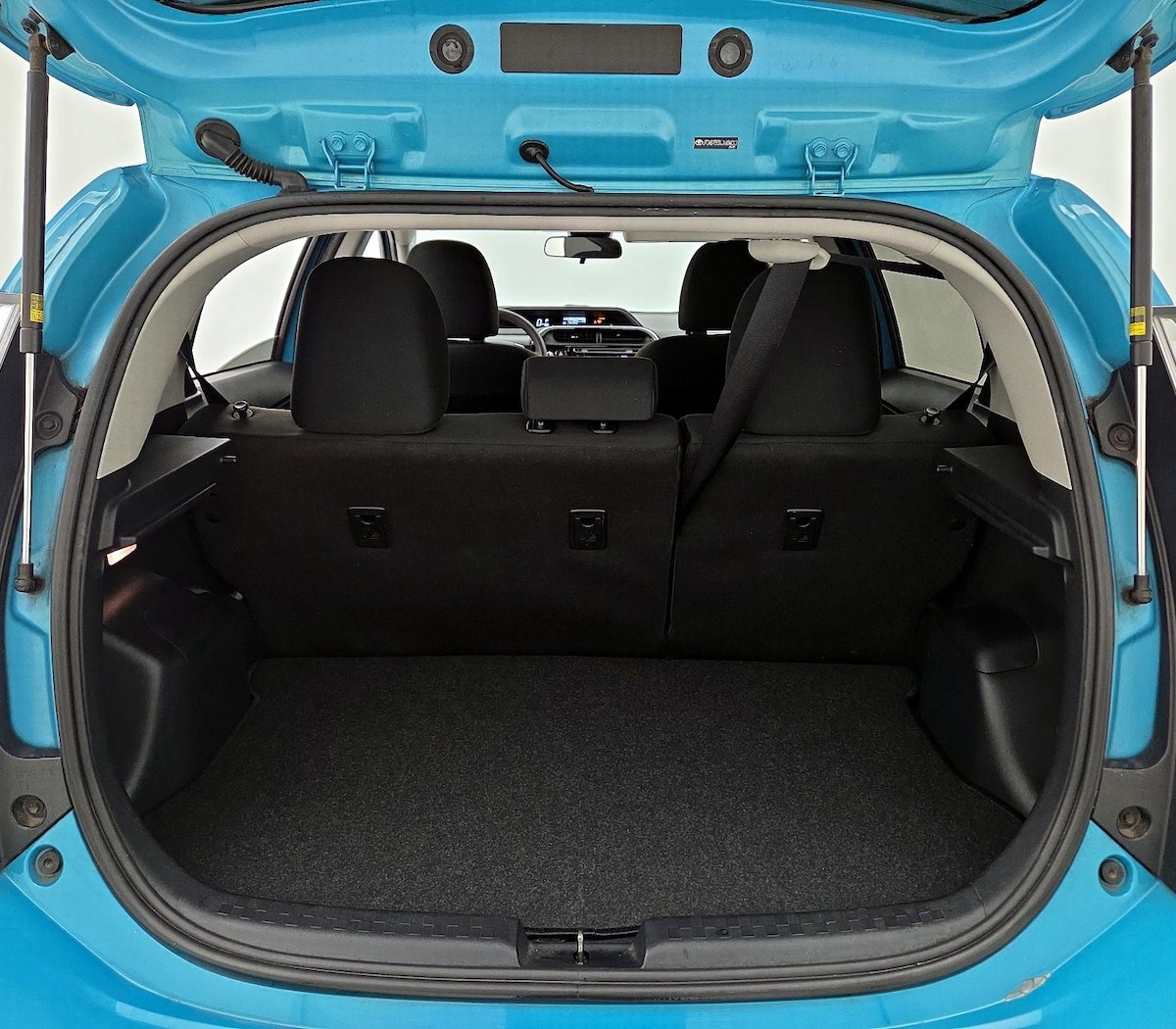 Trunk/Cargo (Seats Up)