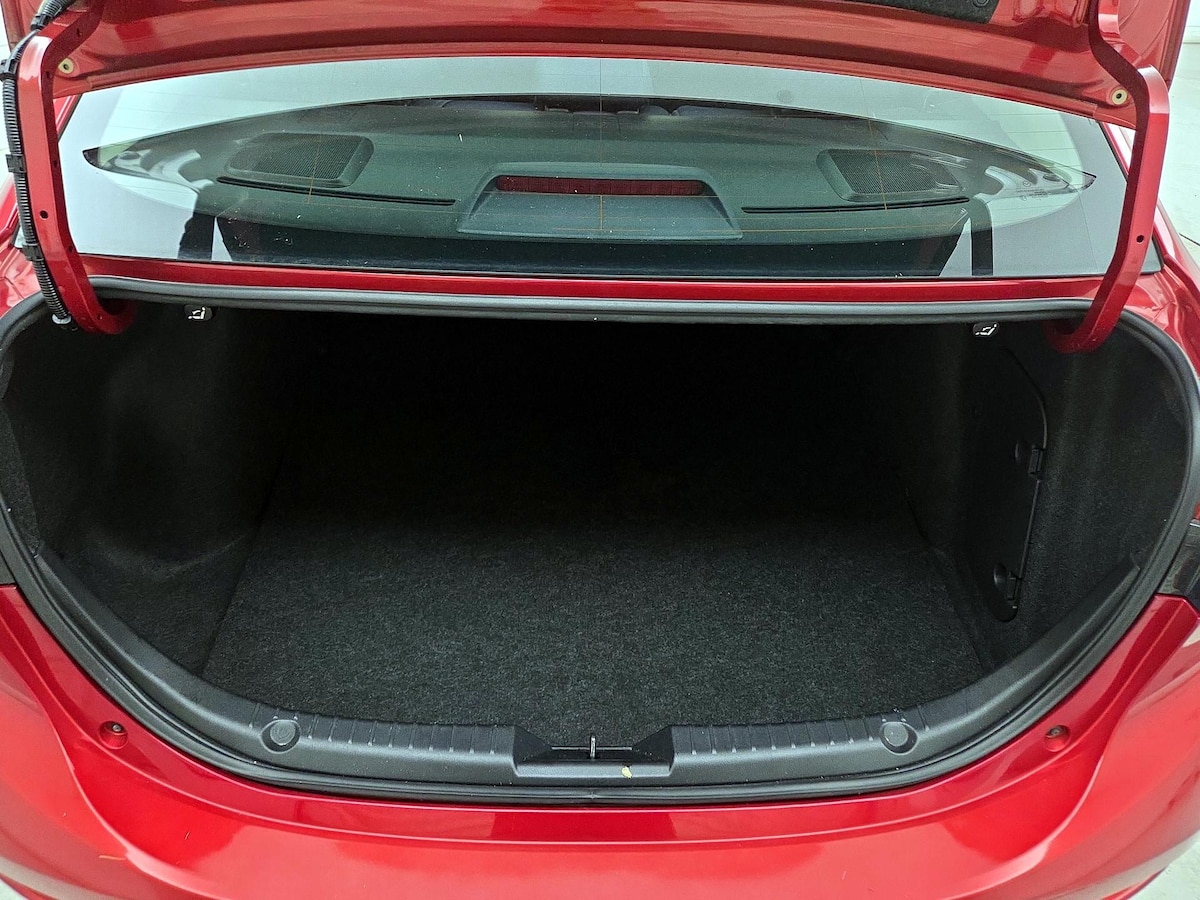Trunk/Cargo (Seats Up)