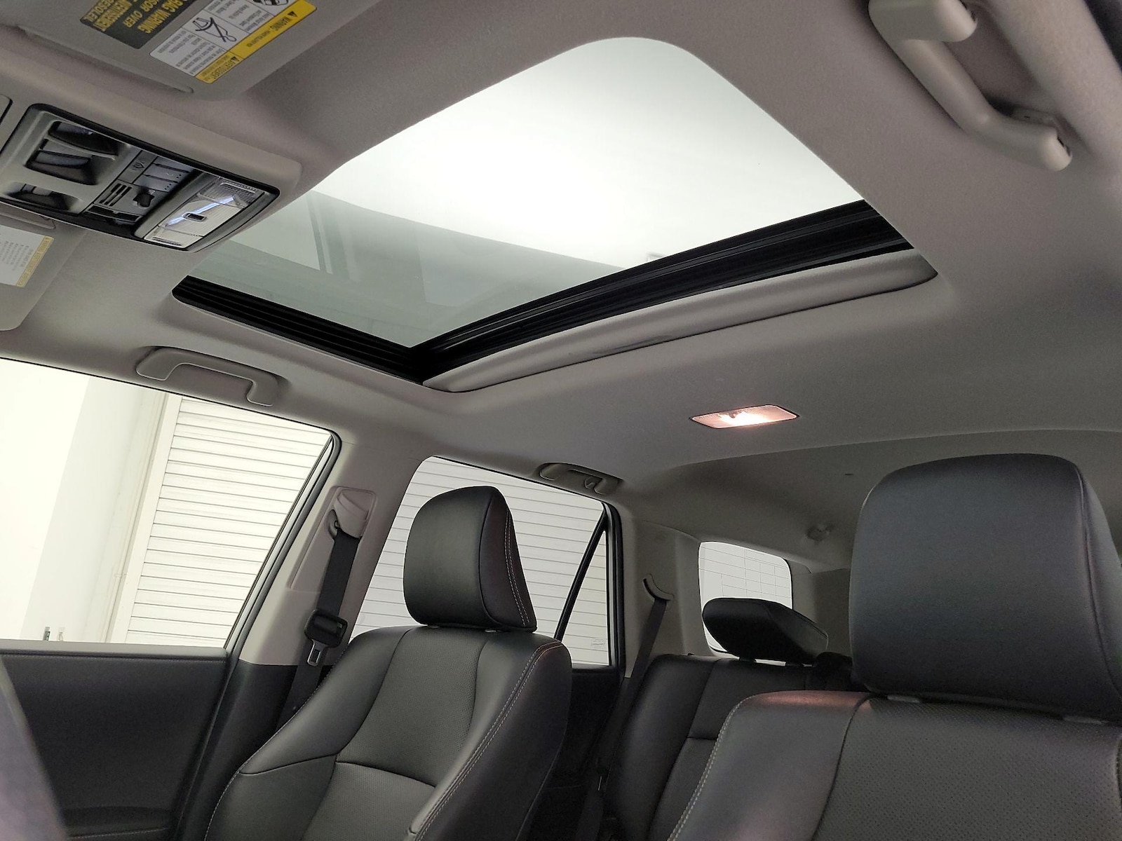 Sunroof(s) & Overhead Airbags
