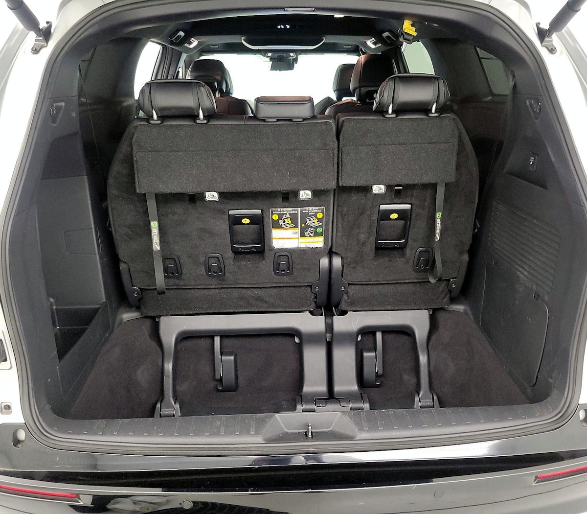 Trunk/Cargo (Seats Up)