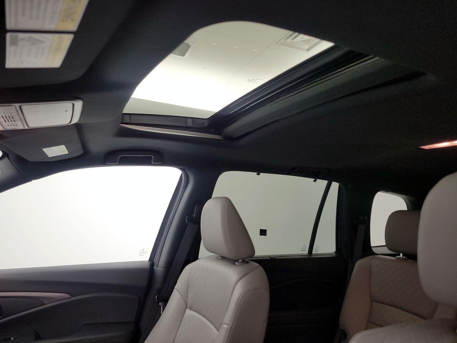 Sunroof(s) & Overhead Airbags
