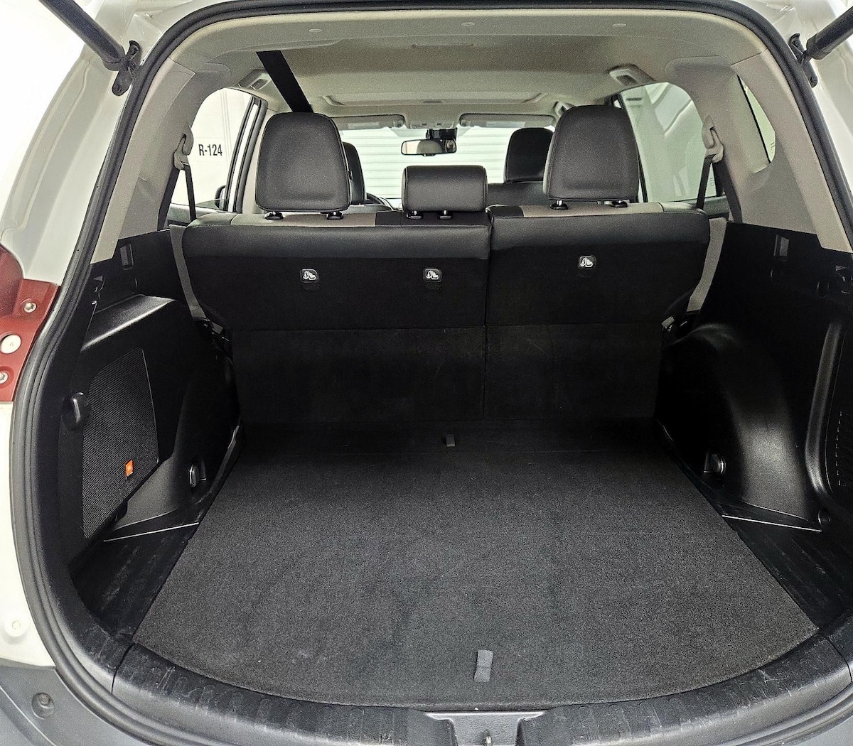 Trunk/Cargo (Seats Up)