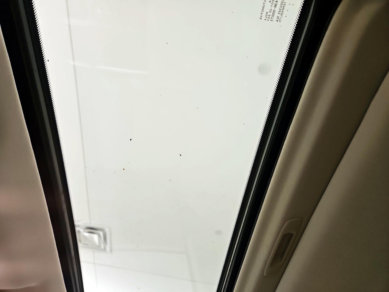Sunroof(s) & Overhead Airbags