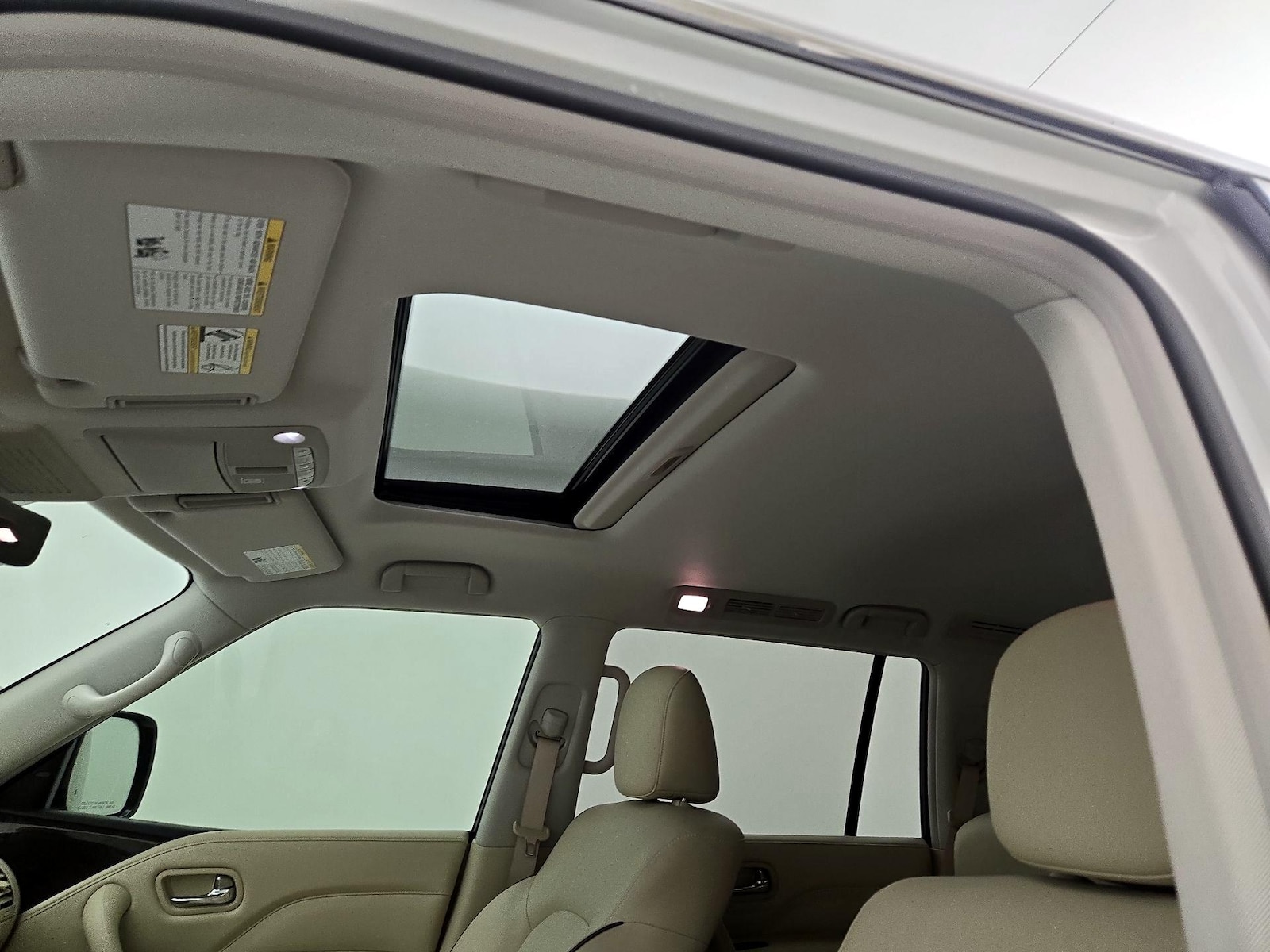 Sunroof(s) & Overhead Airbags