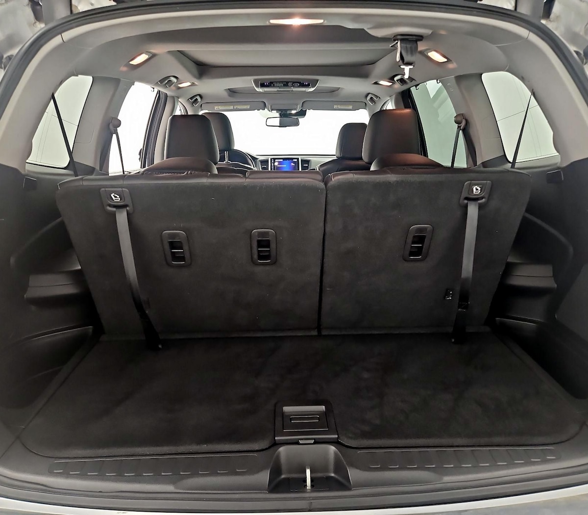 Trunk/Cargo (Seats Up)