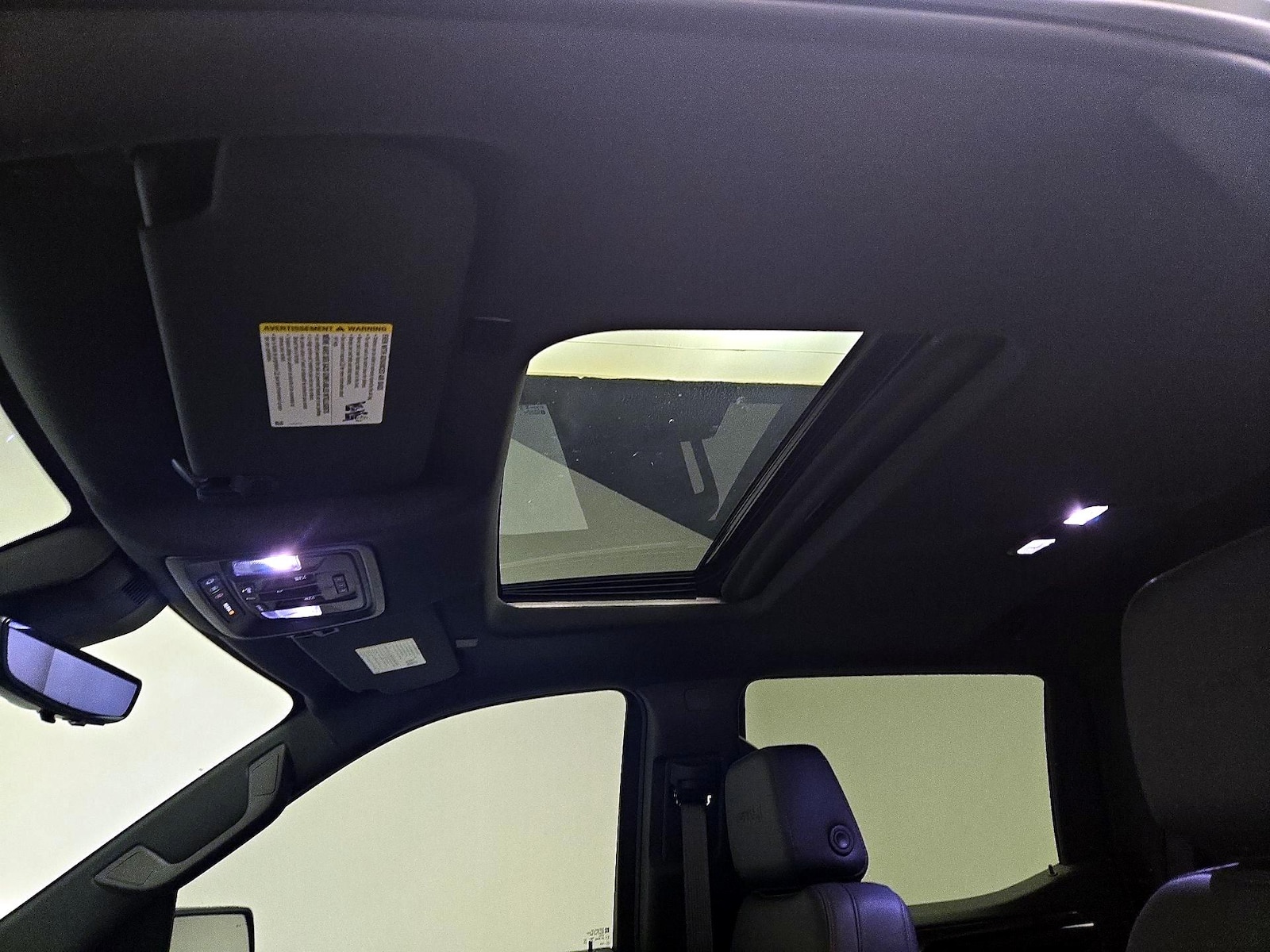 Sunroof(s) & Overhead Airbags