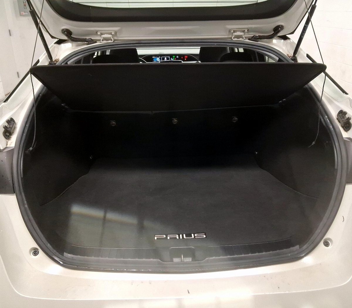 Trunk/Cargo (Seats Up)
