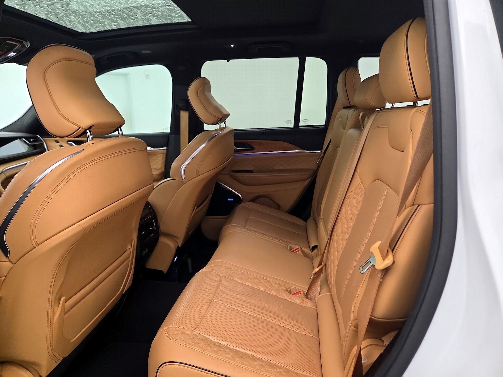 Rear A/C Seat(s)