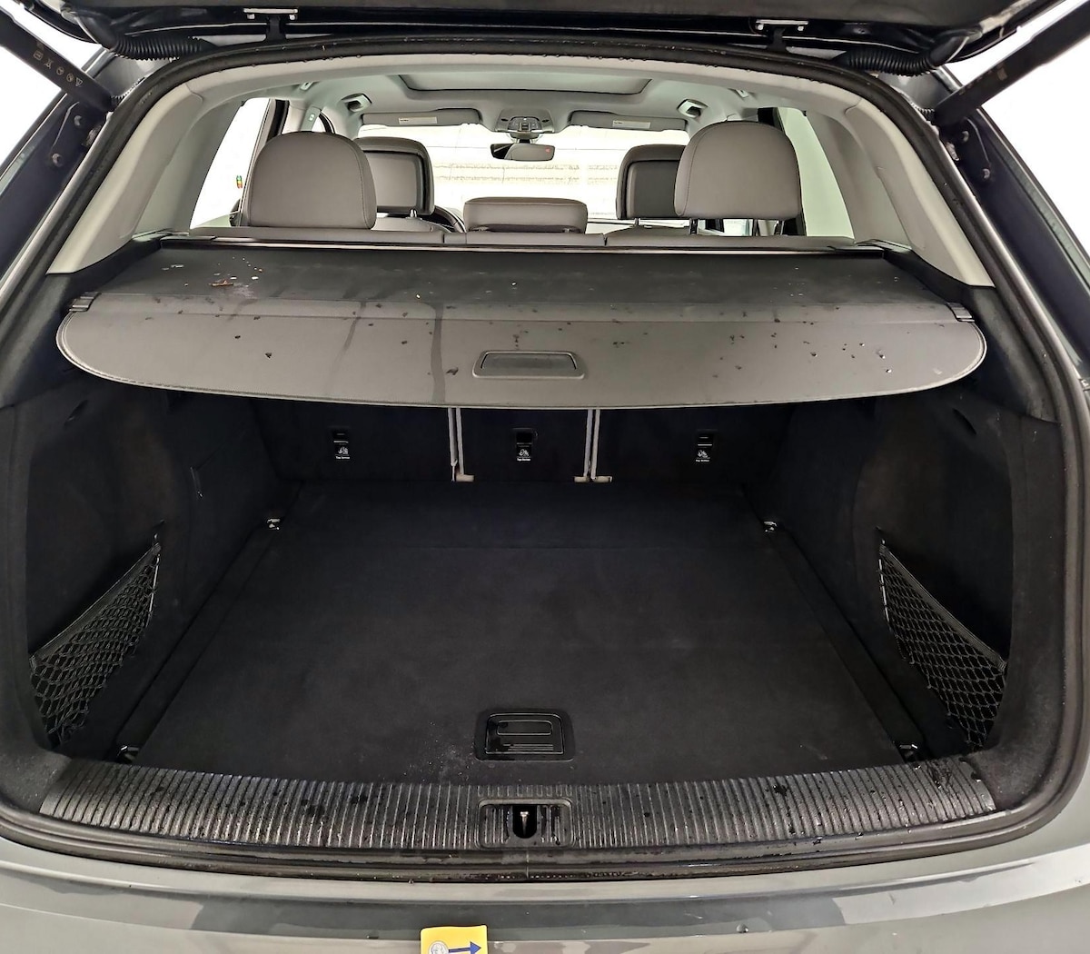 Trunk/Cargo (Seats Up)