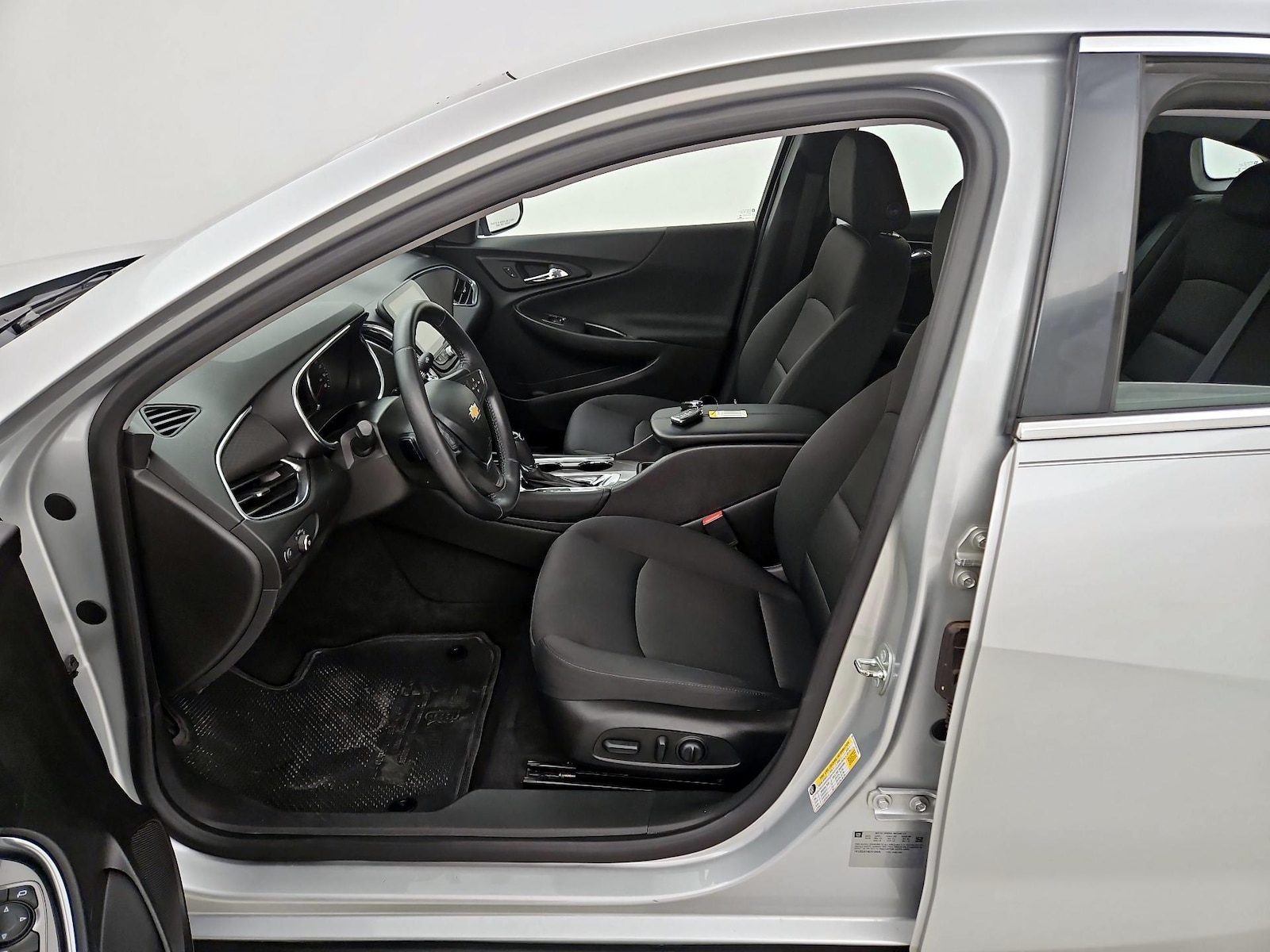 Power Seat(s) & Side Airbags
