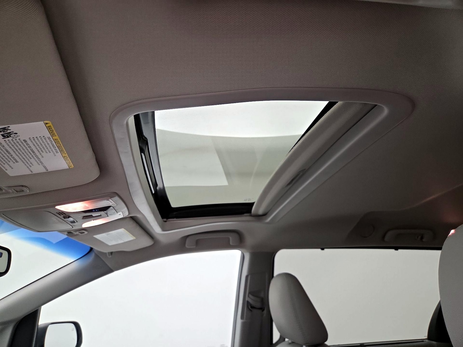 Sunroof(s) & Overhead Airbags