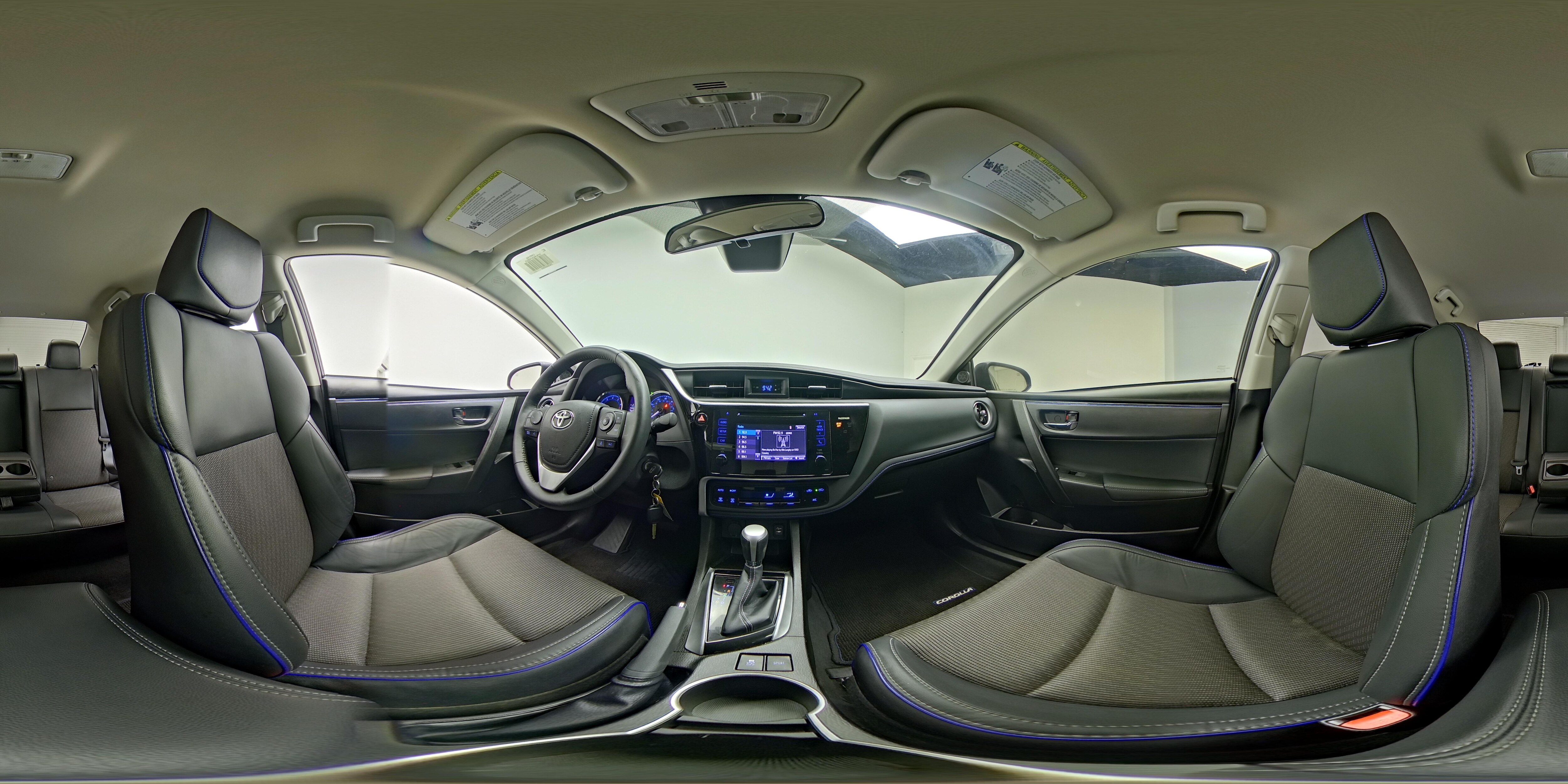 2017 Toyota Corolla SE - Photo 24