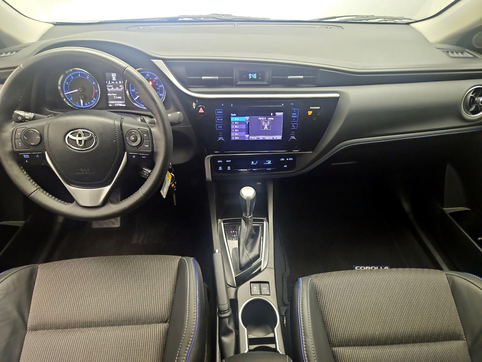 2017 Toyota Corolla SE - Photo 10