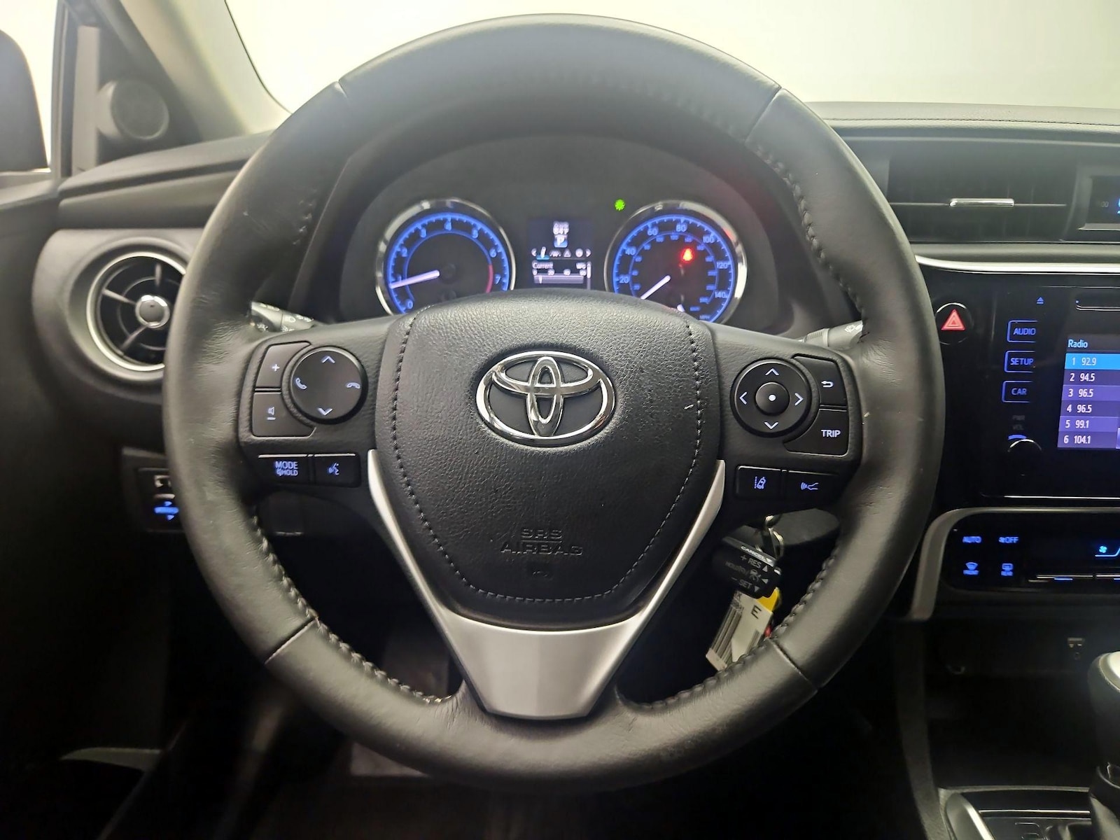 2017 Toyota Corolla SE - Photo 11