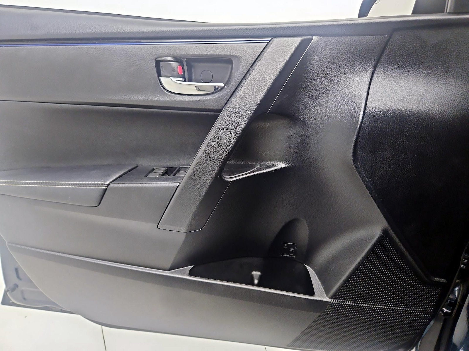 2017 Toyota Corolla SE - Photo 13