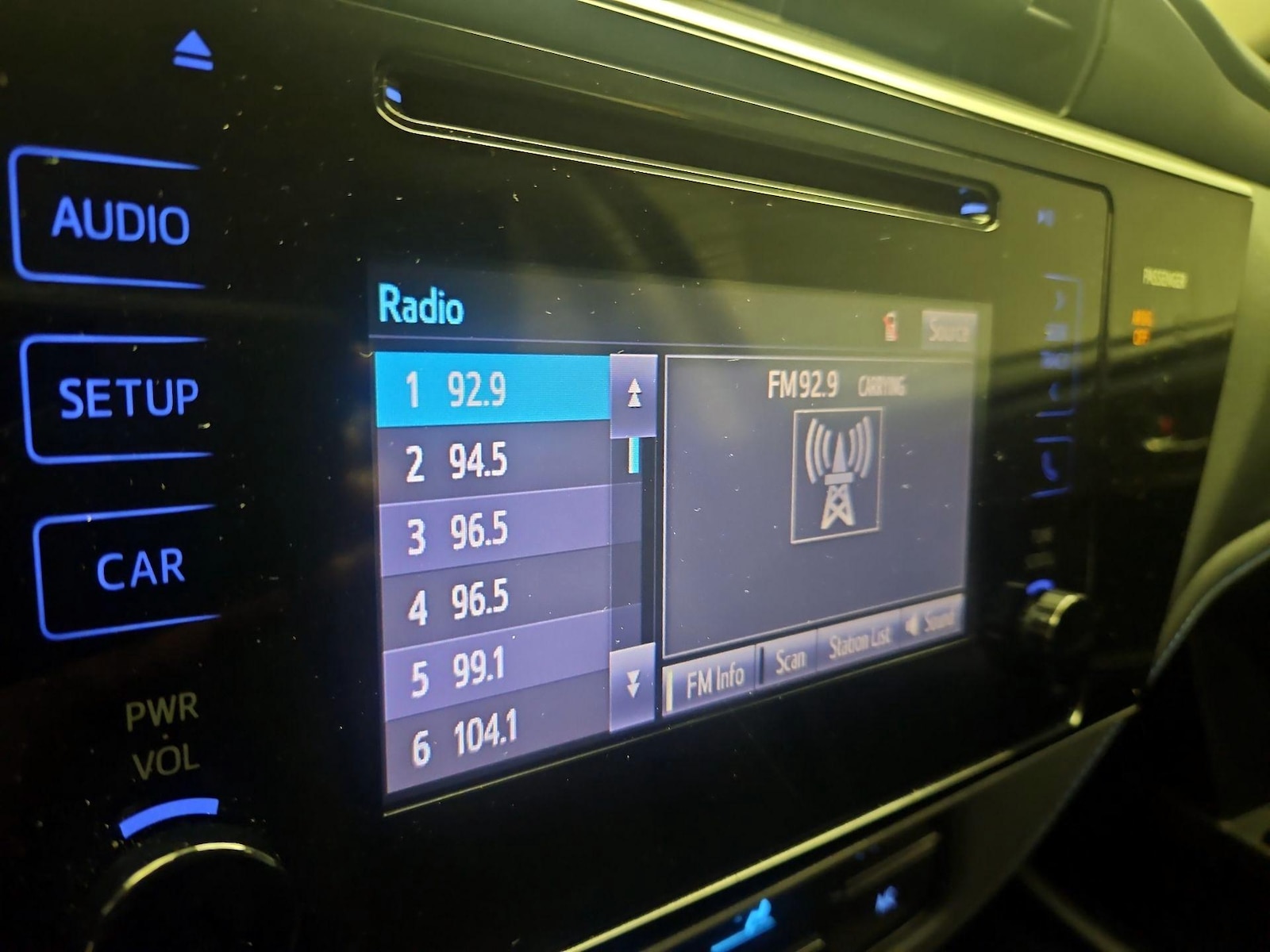 2017 Toyota Corolla SE - Photo 16