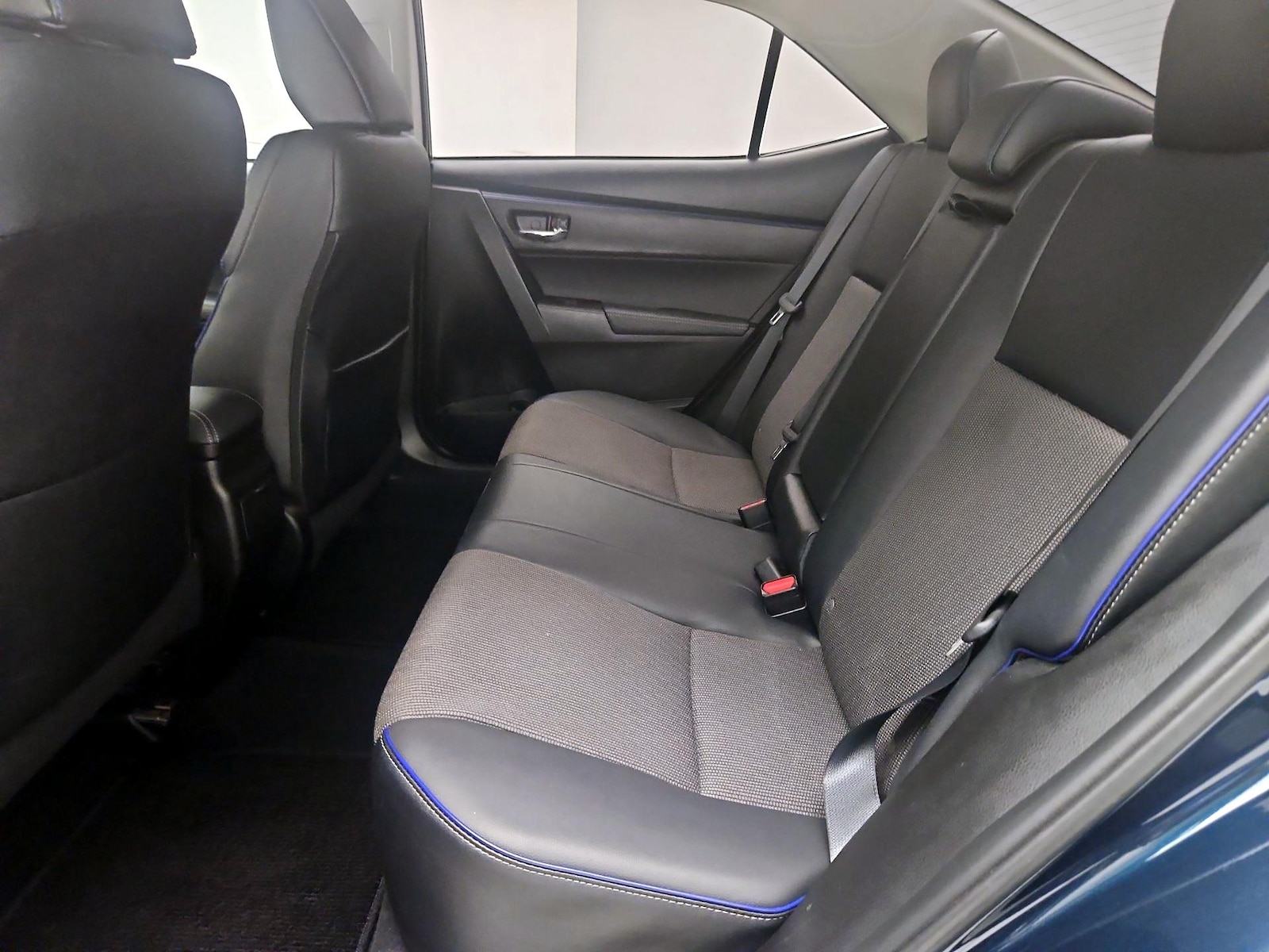 2017 Toyota Corolla SE - Photo 20
