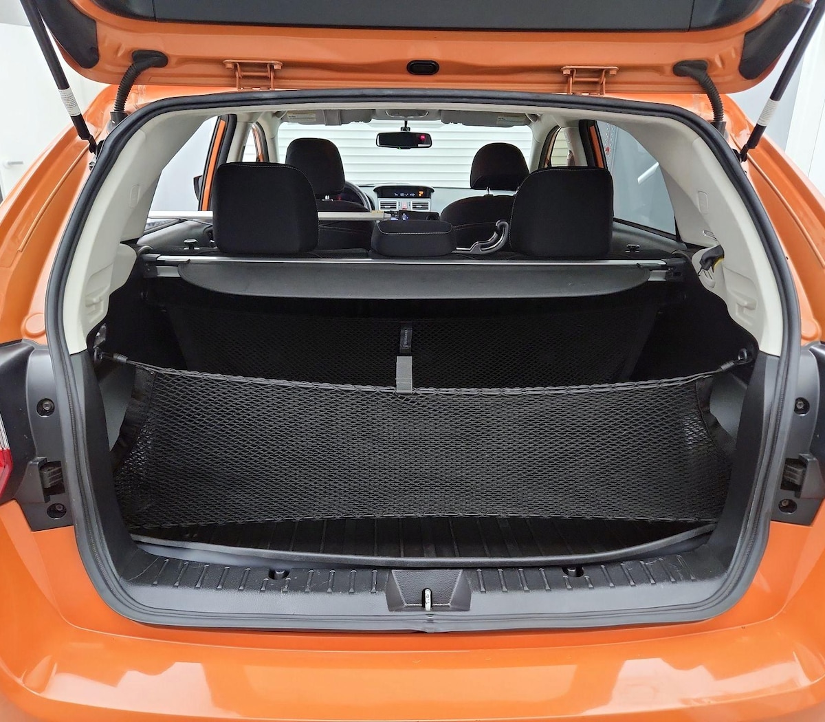 Trunk/Cargo (Seats Up)