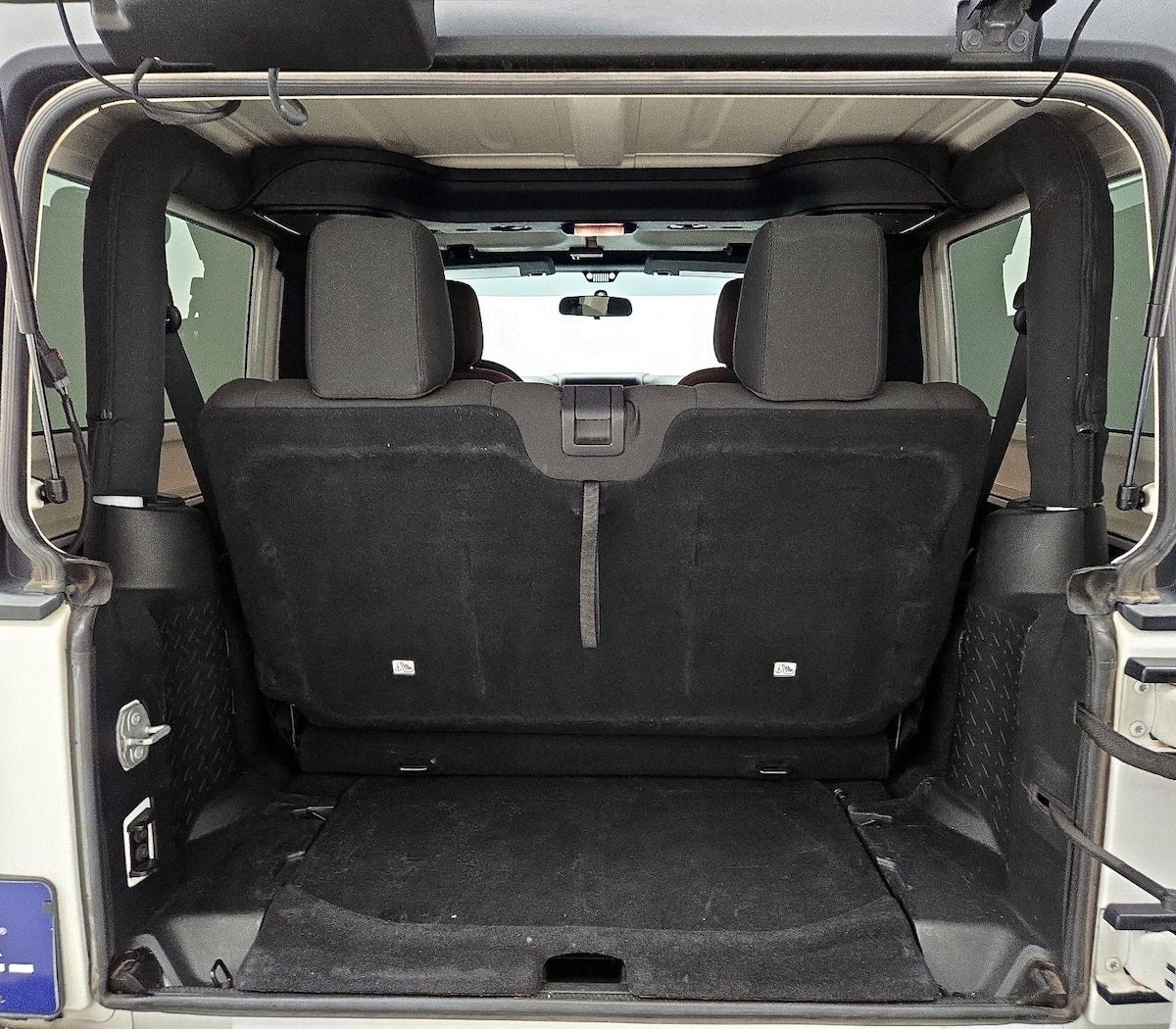 Trunk/Cargo (Seats Up)