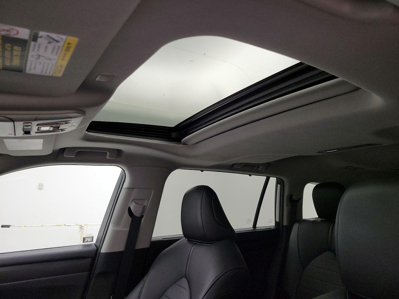 Sunroof(s) & Overhead Airbags