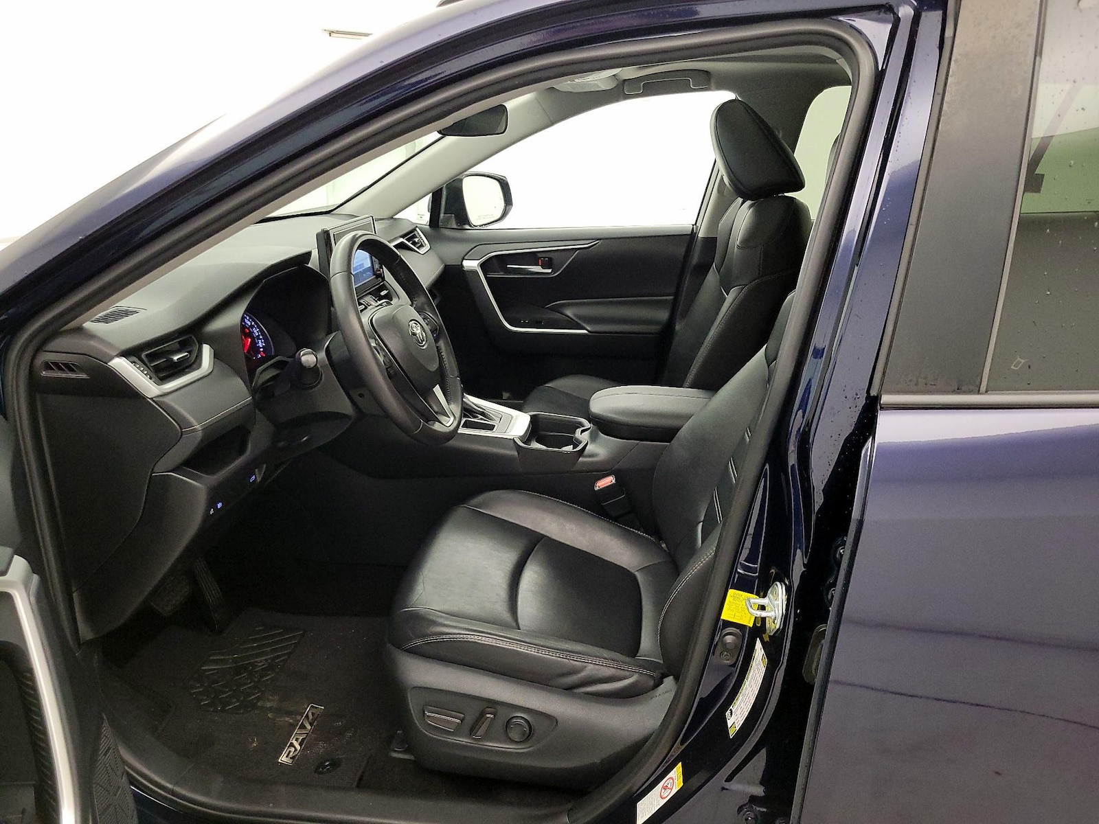 Power Seat(s) & Side Airbags