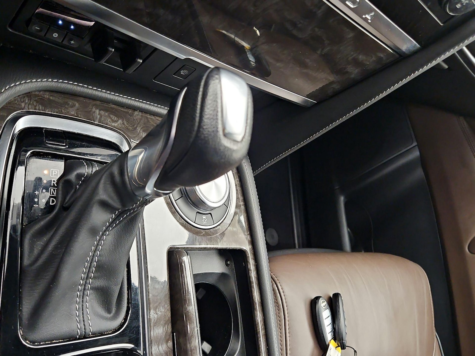 2023 Nissan Armada Platinum - Photo 19
