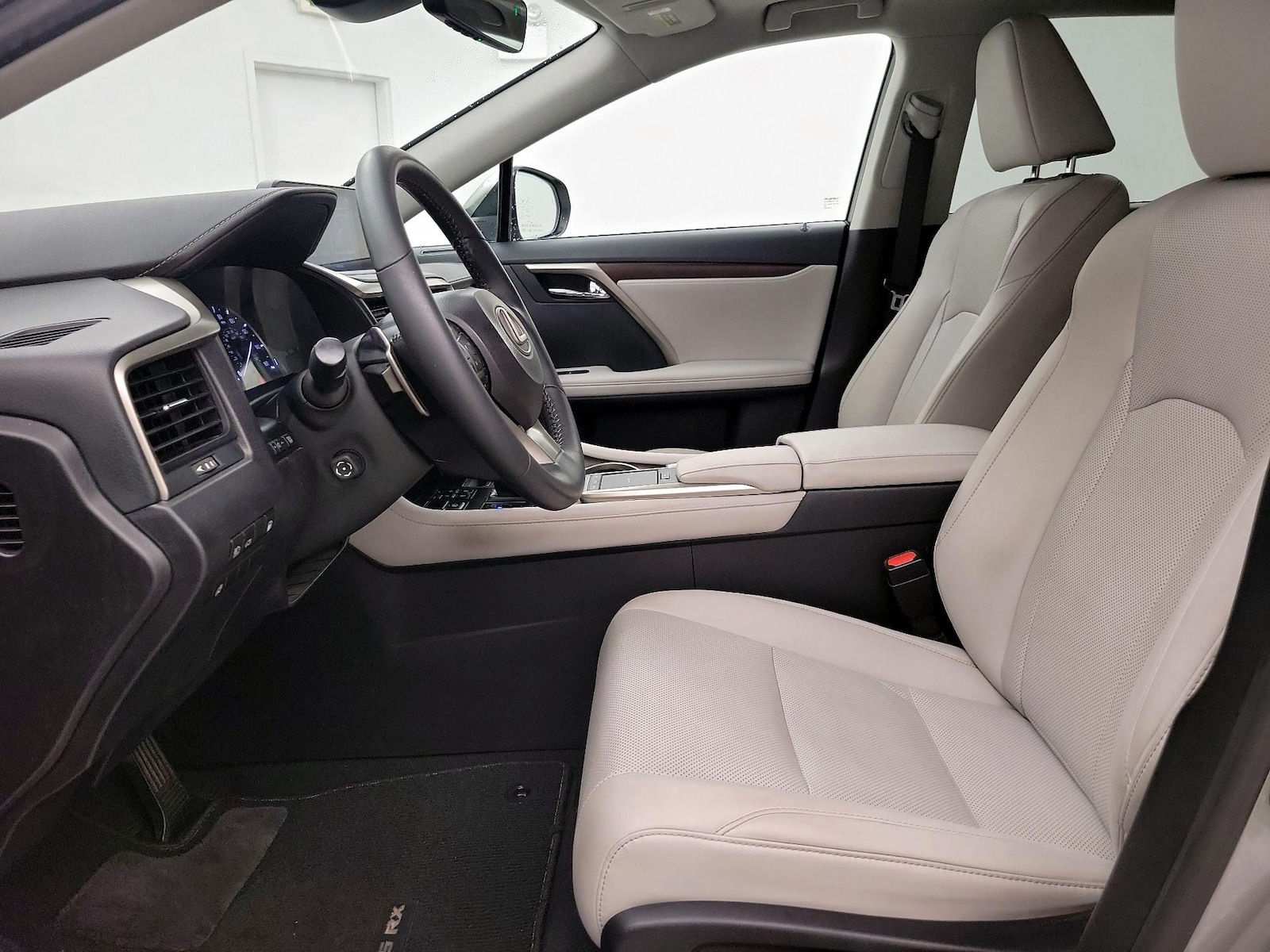 Power Seat(s) & Side Airbags