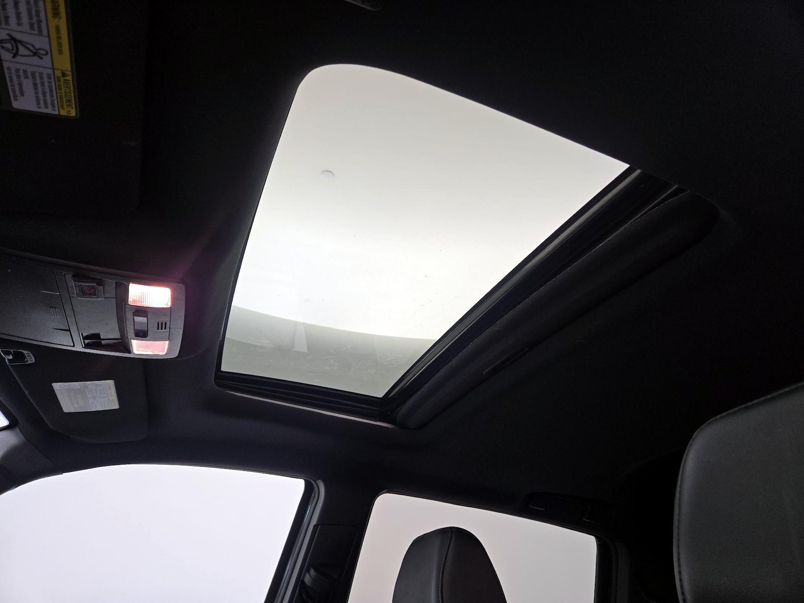 Sunroof(s) & Overhead Airbags