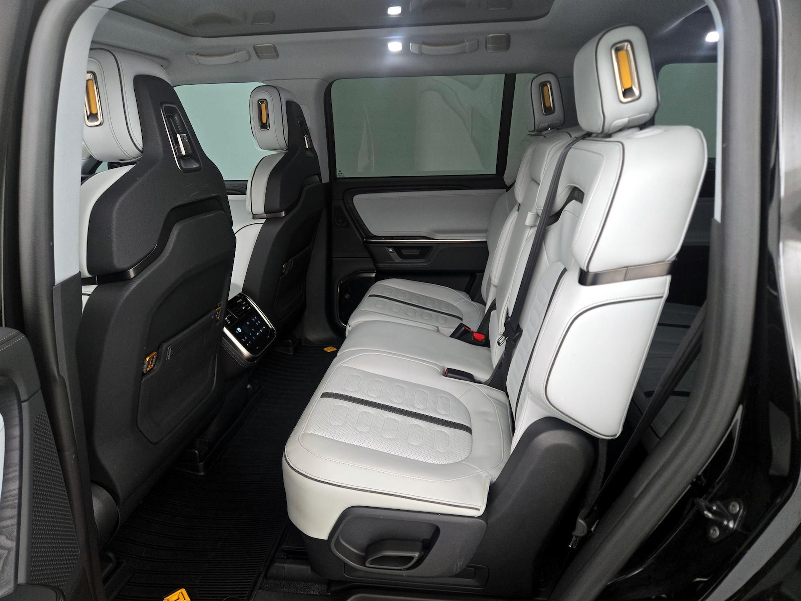Rear Air Conditioning