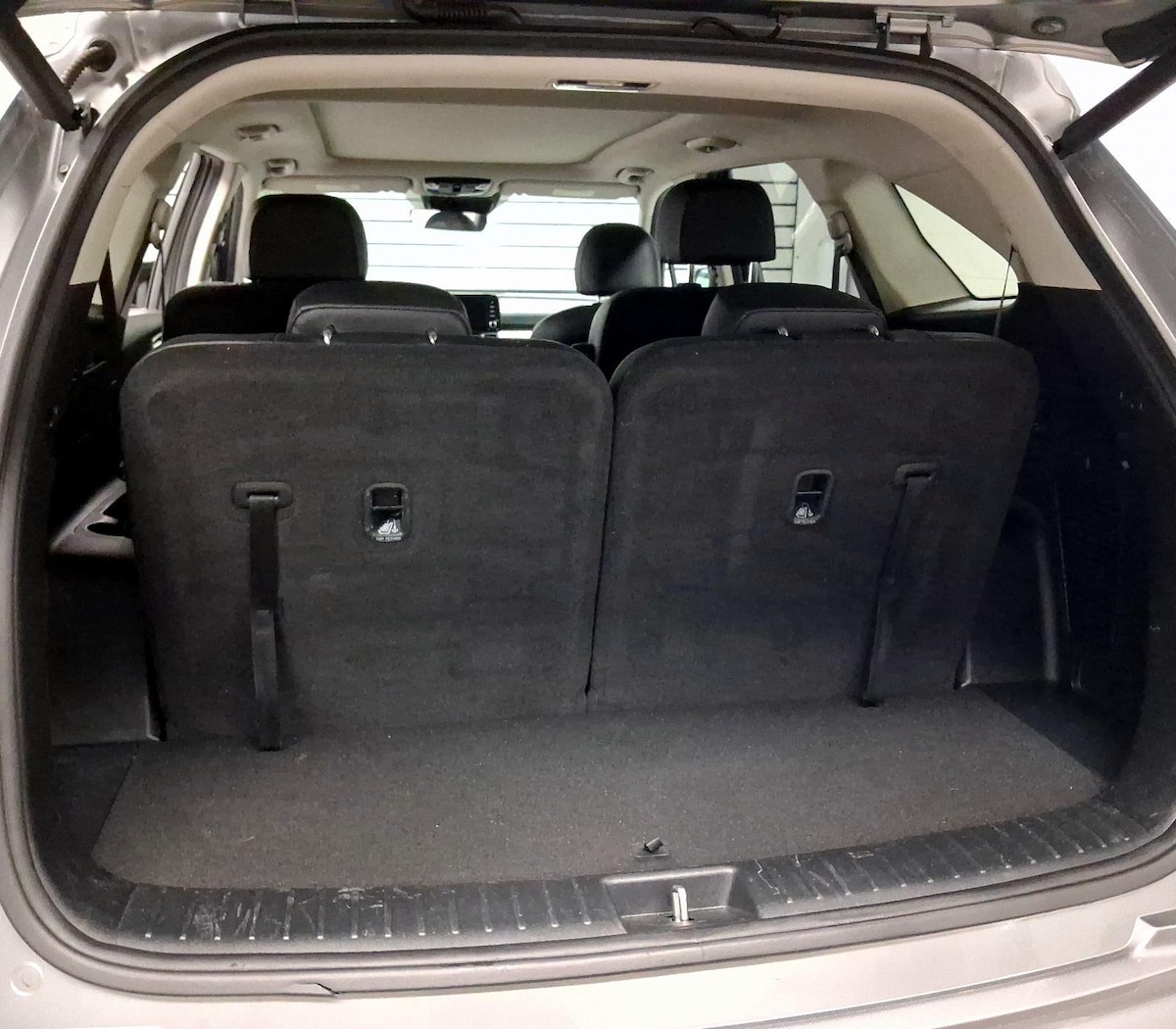 Trunk/Cargo (Seats Up)