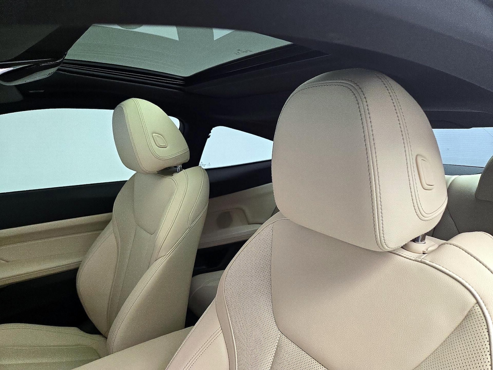 Sunroof(s) & Overhead Airbags