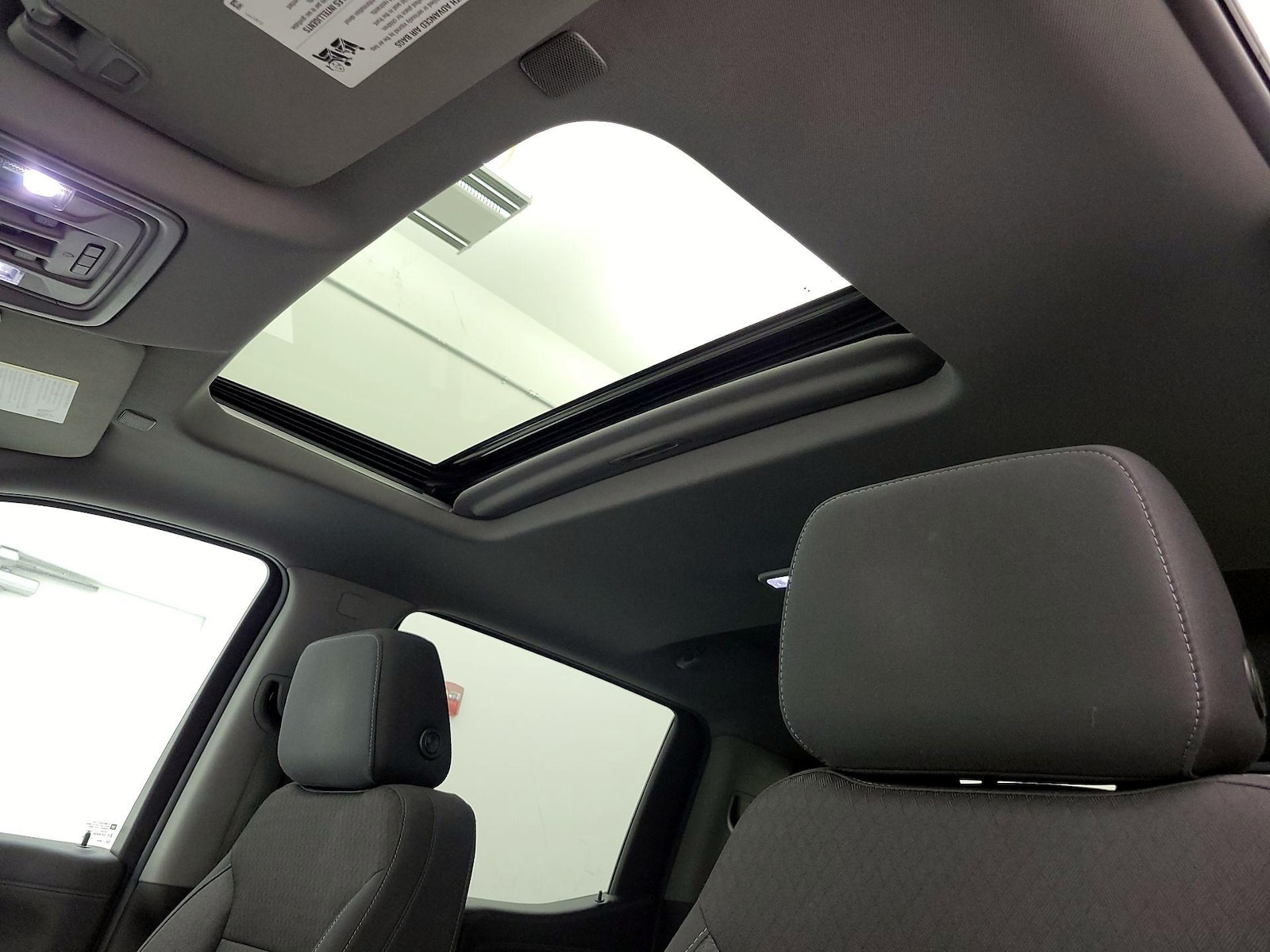 Sunroof(s) & Overhead Airbags
