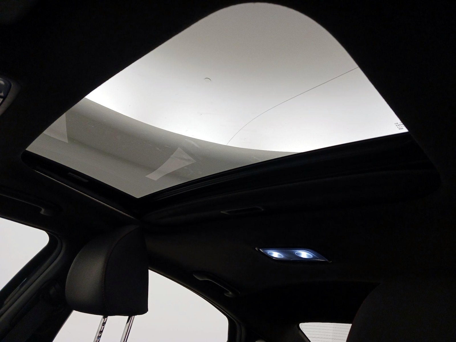 Sunroof(s) & Overhead Airbags