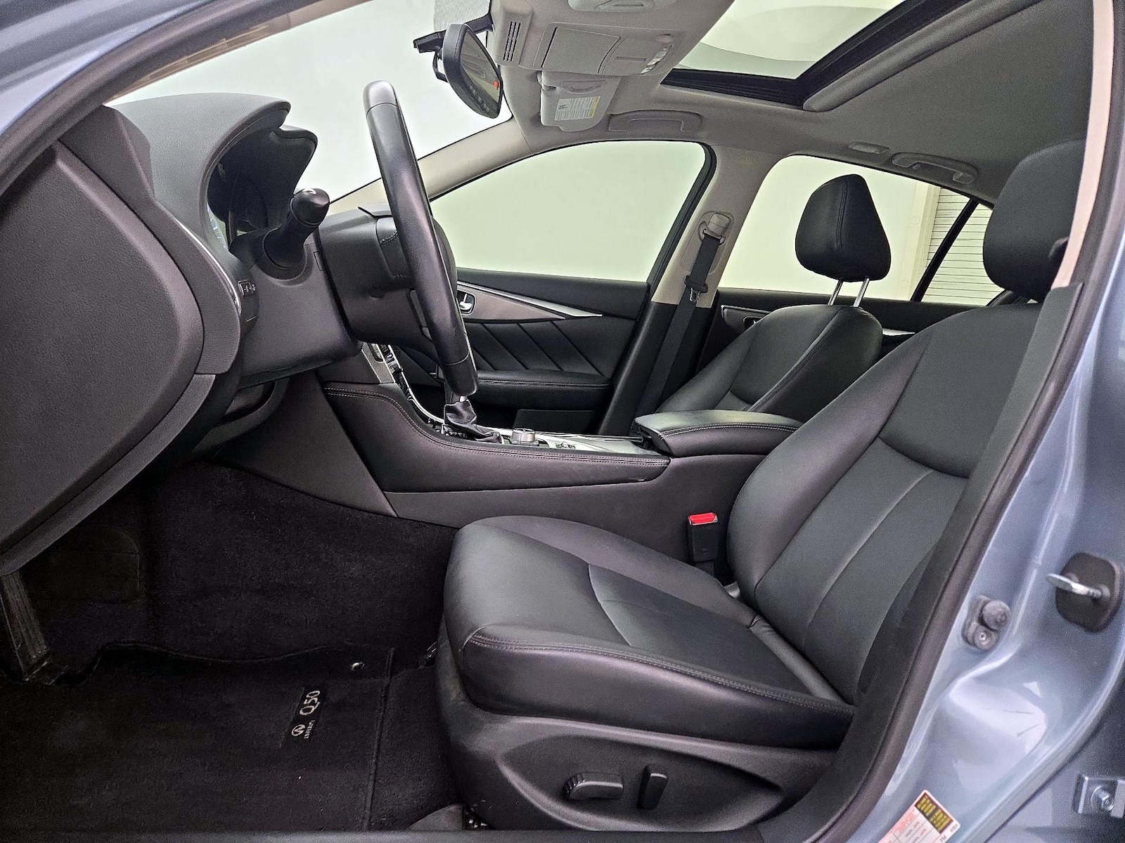 Power Seat(s) & Leather Seats