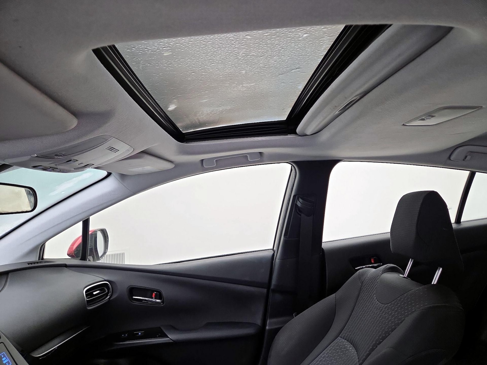 Sunroof(s) & Overhead Airbags