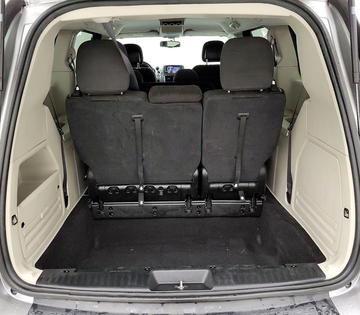 Trunk/Cargo (Seats Up)
