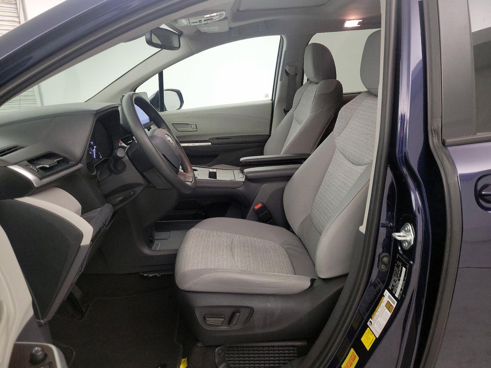 Power Seat(s) & Side Airbags