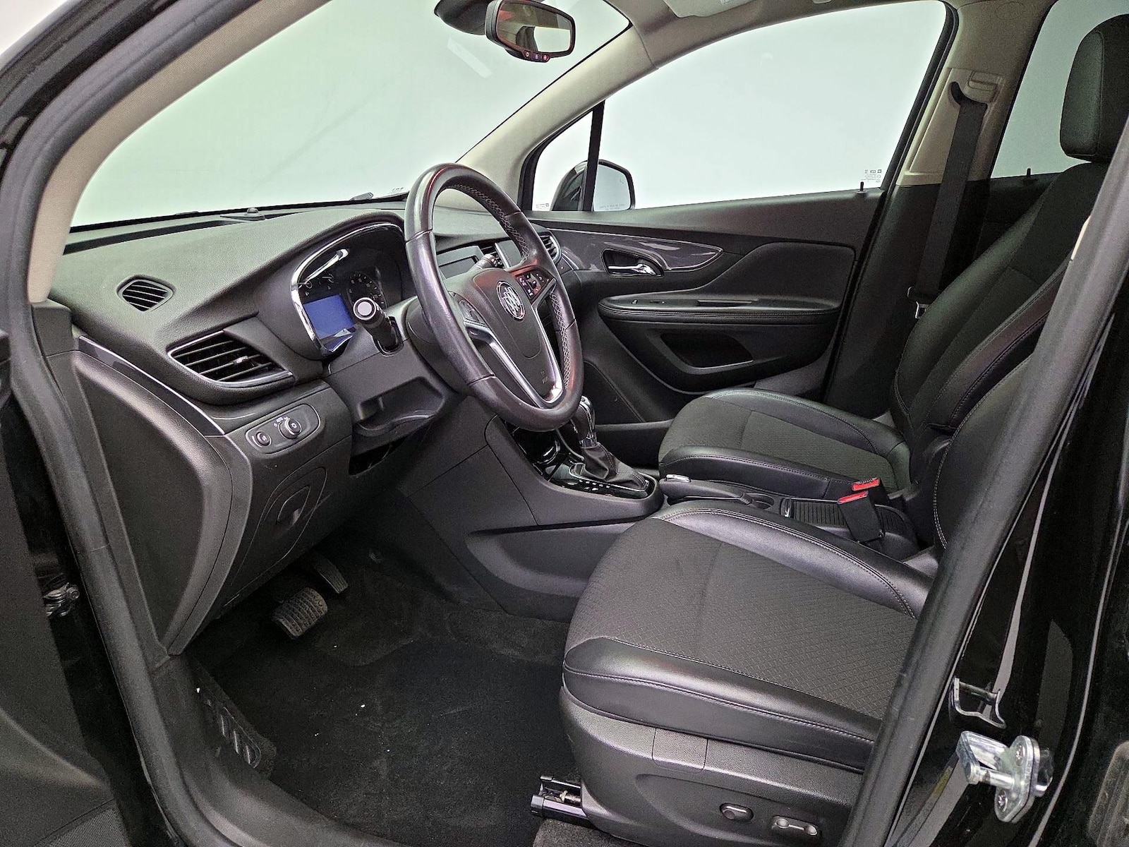 Power Seat(s) & Side Airbags