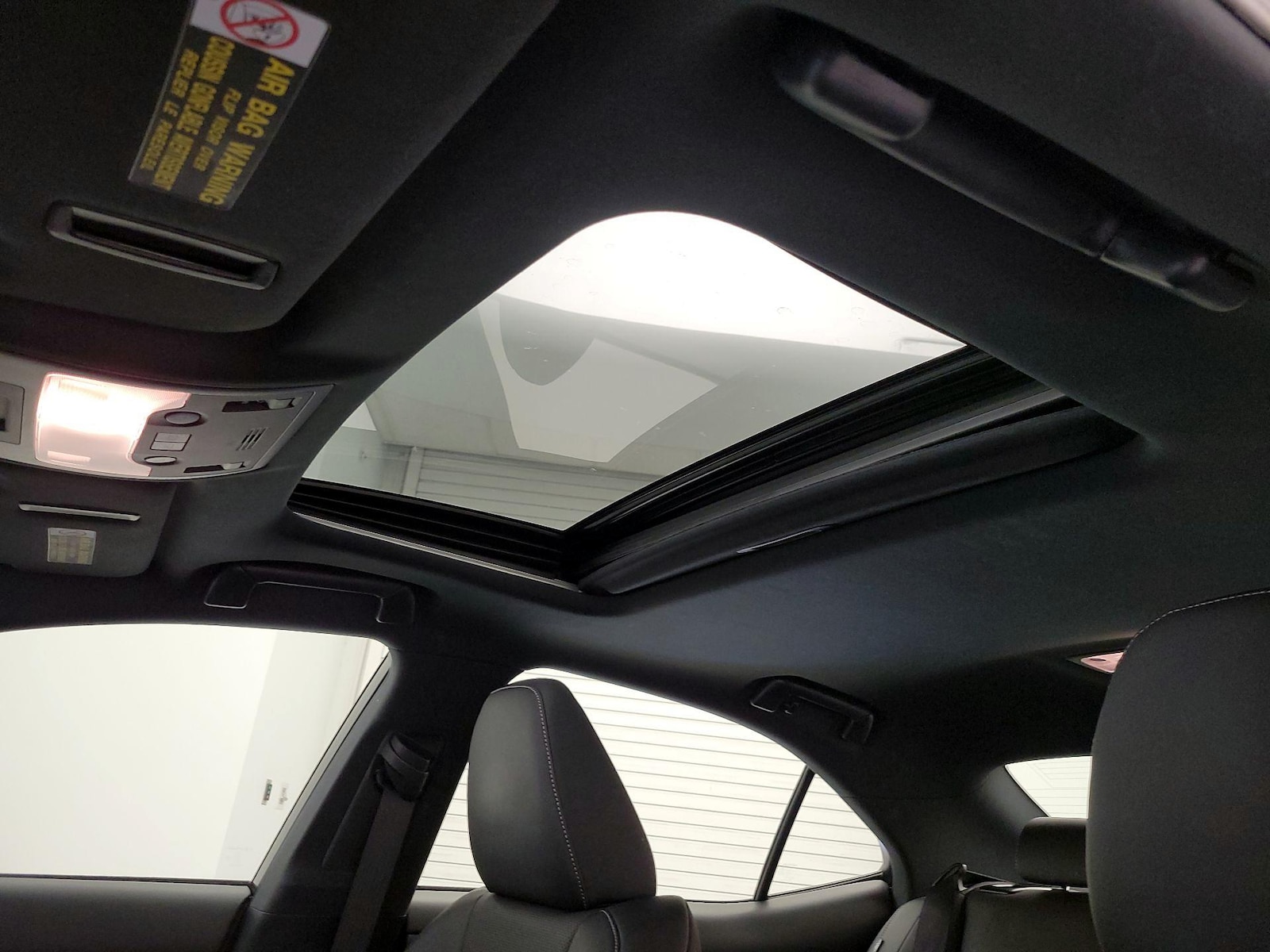 Sunroof(s) & Overhead Airbags