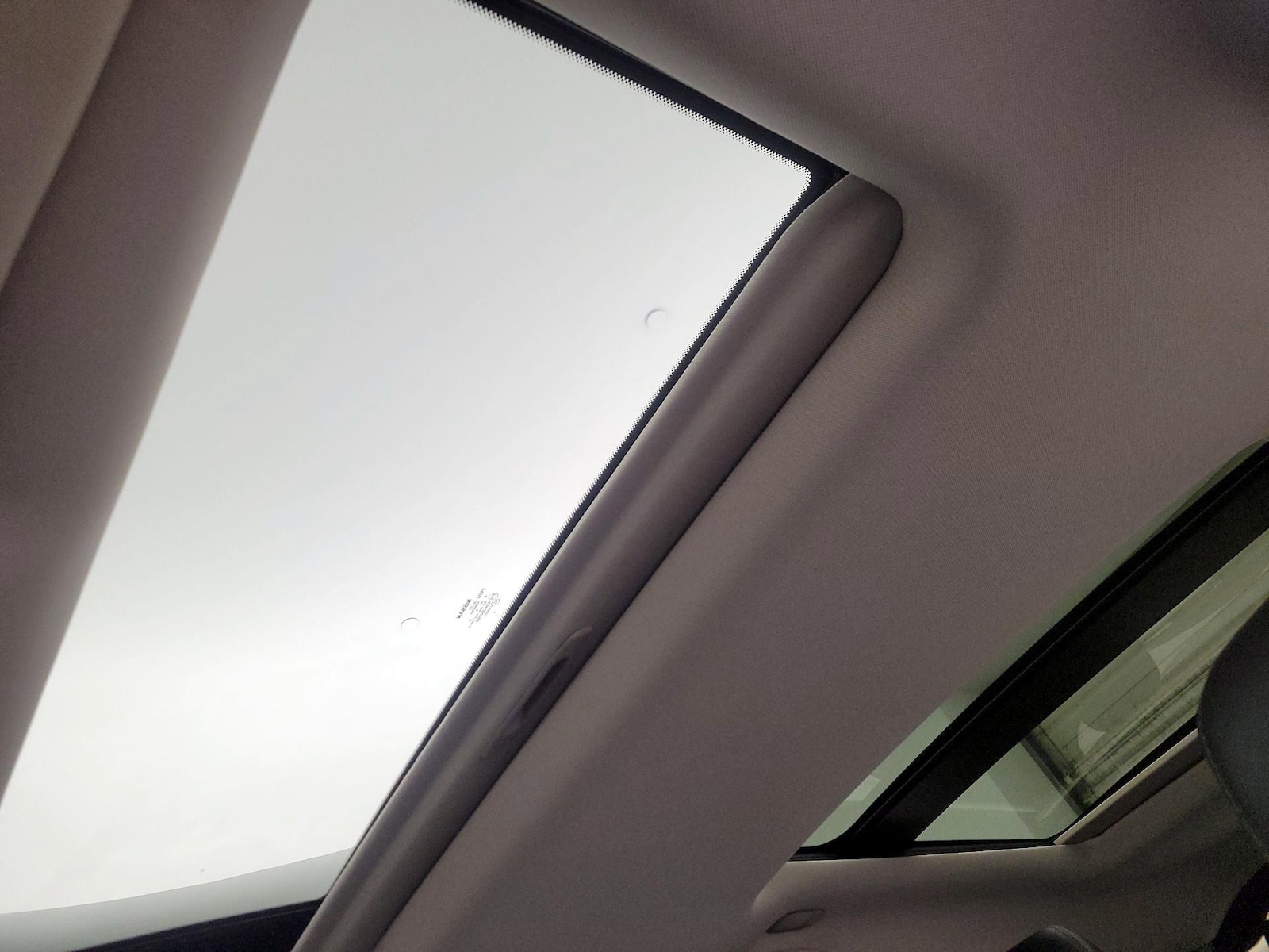 Sunroof(s) & Skylight(s)