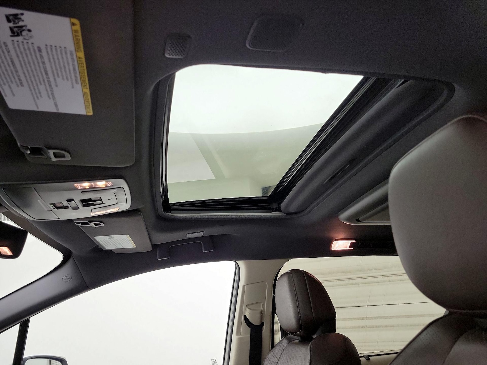Sunroof(s) & Overhead Airbags