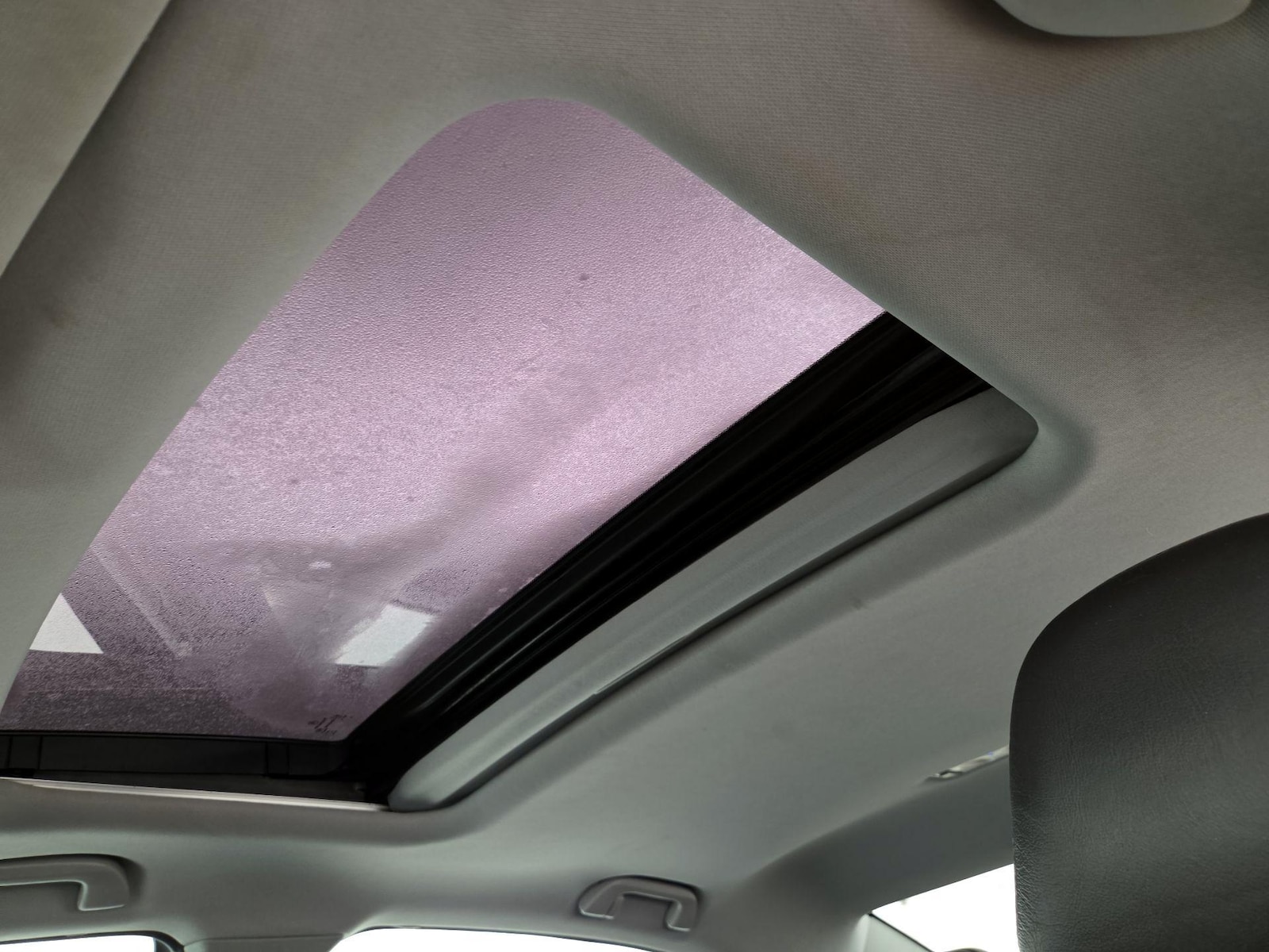Sunroof(s) & Overhead Airbags