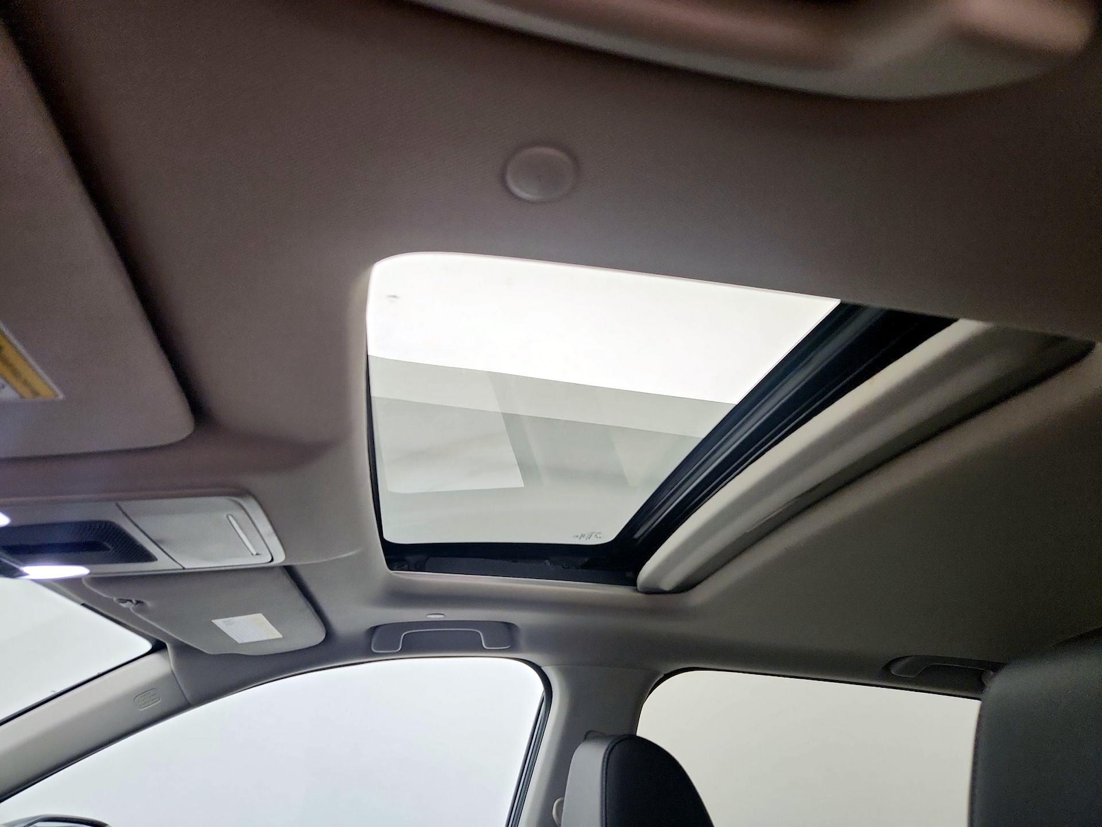Sunroof(s) & Overhead Airbags