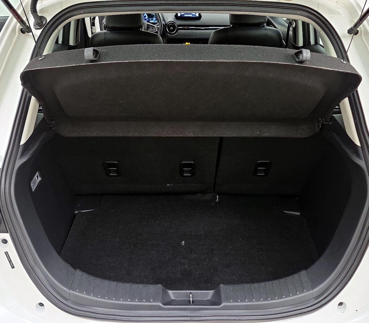 Trunk/Cargo (Seats Up)